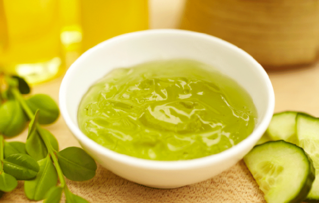 SEGARKAN KULIT WAJAH DENGAN MASKER MENTIMUN MADUjpg